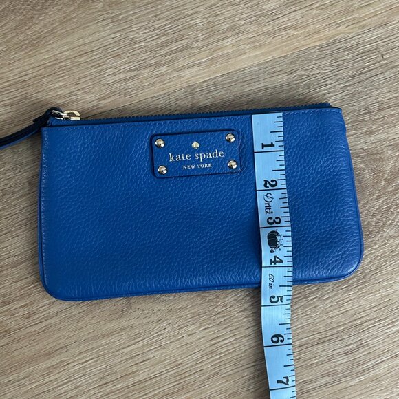 Designer Kate Spade New York NY Zippered Chrissy Berkshire Road Leather Wristlet - Picture 5 of 5